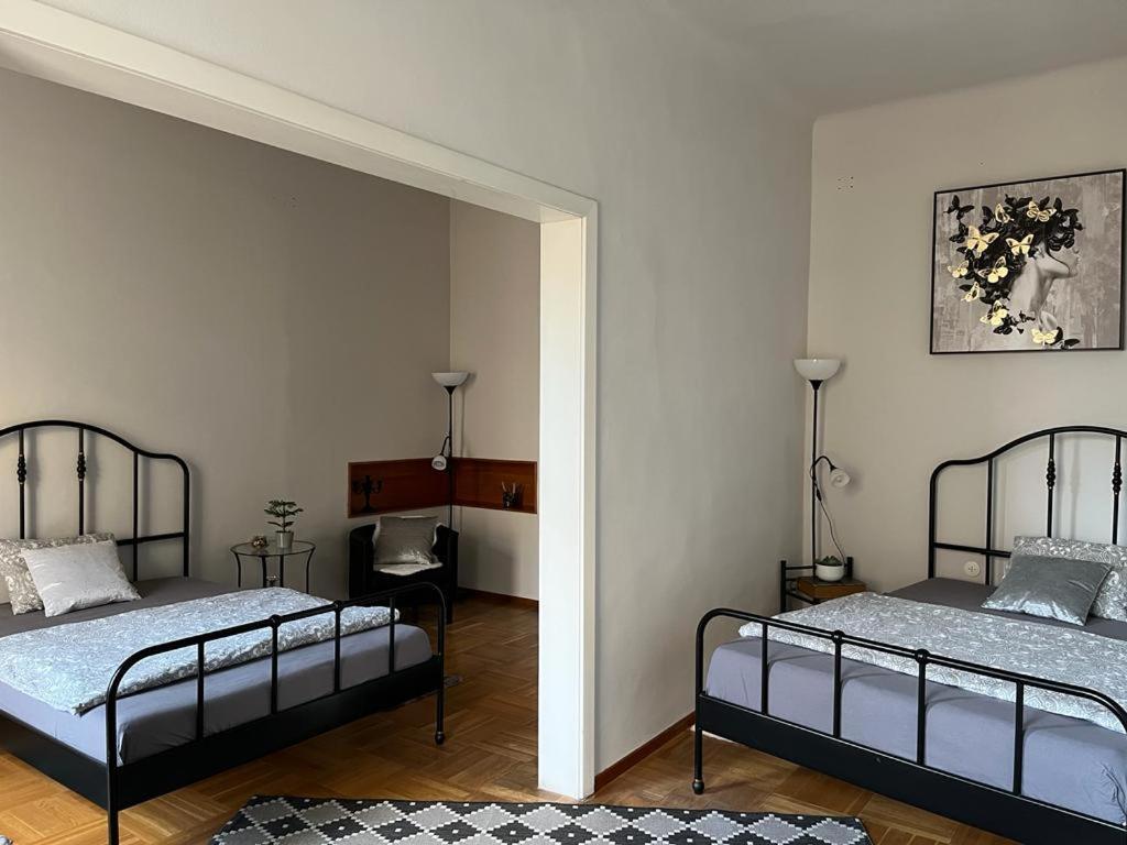 Beautiful City Centre Apartment Виена Екстериор снимка