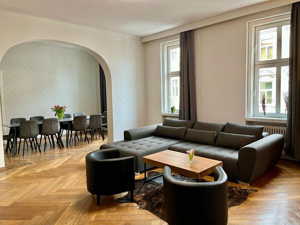 Beautiful City Centre Apartment Виена Екстериор снимка