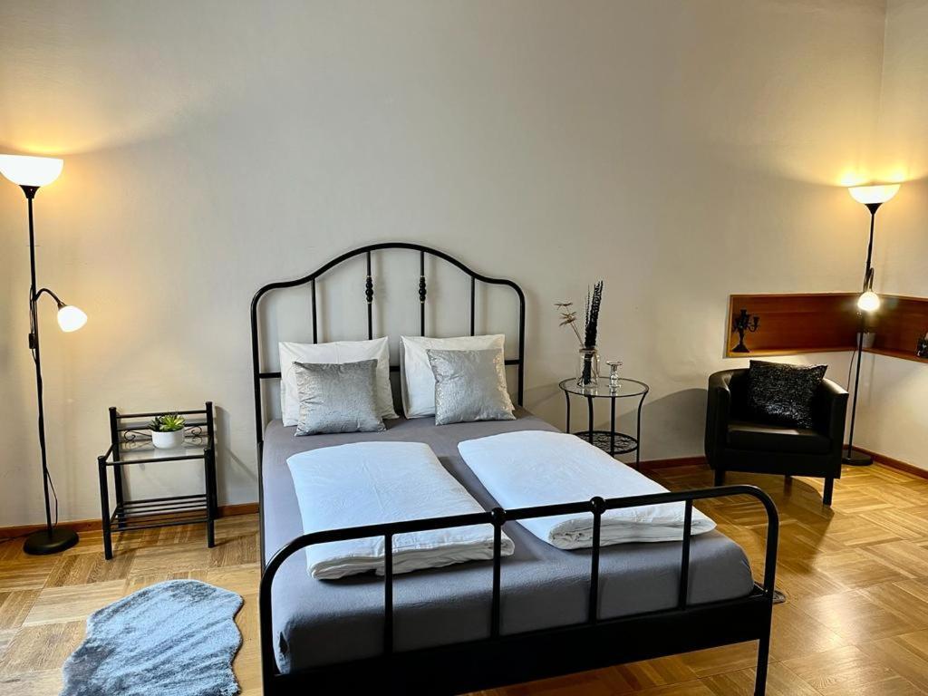 Beautiful City Centre Apartment Виена Екстериор снимка