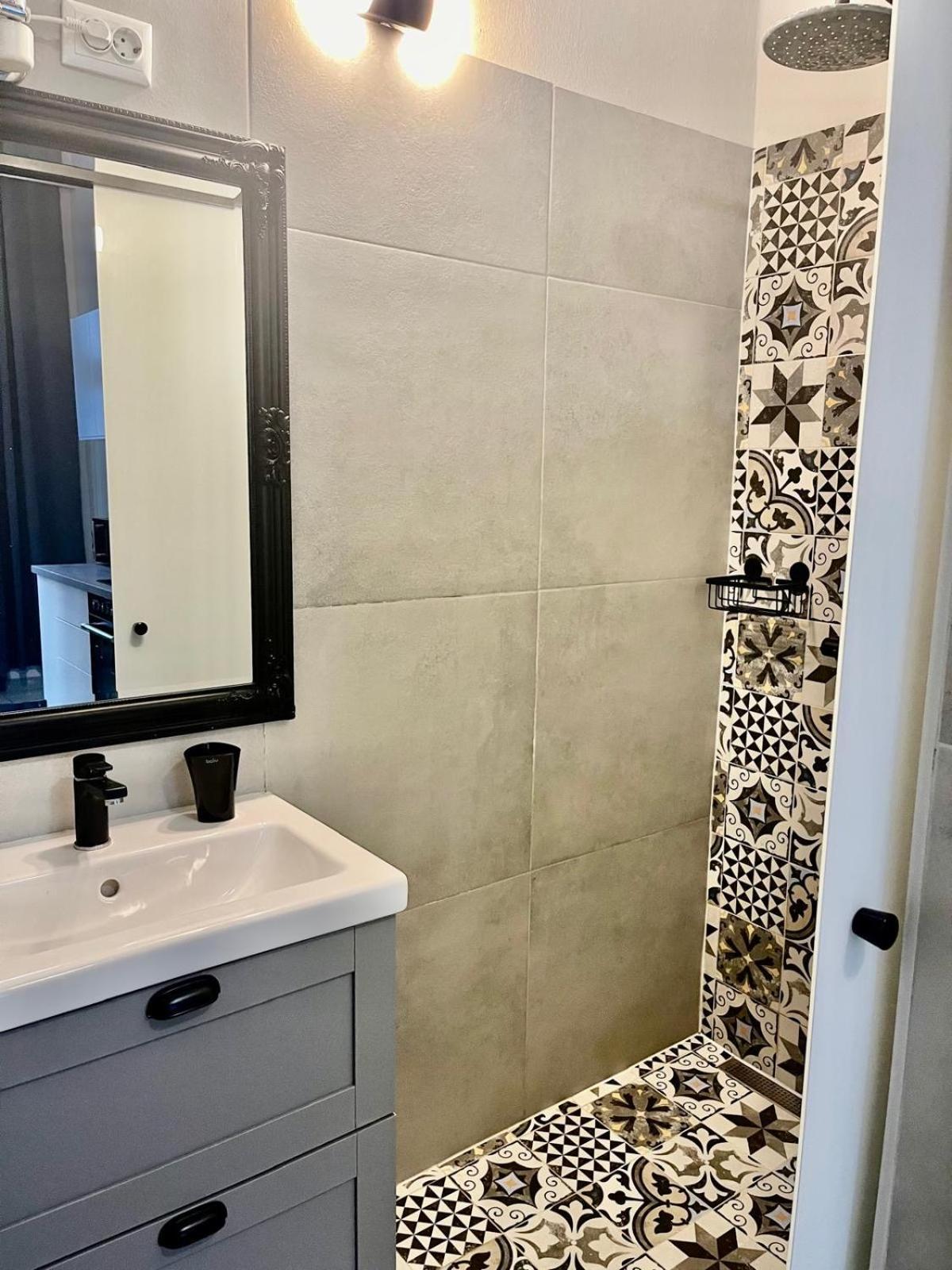 Beautiful City Centre Apartment Виена Екстериор снимка