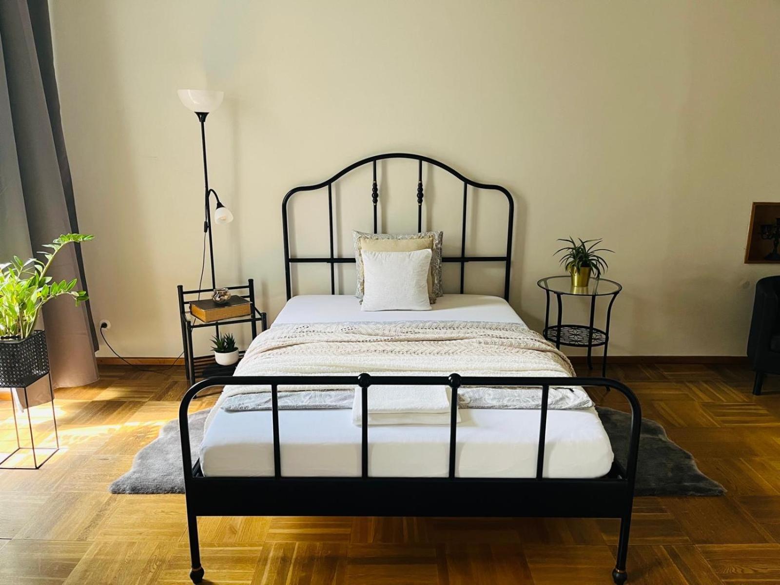 Beautiful City Centre Apartment Виена Екстериор снимка