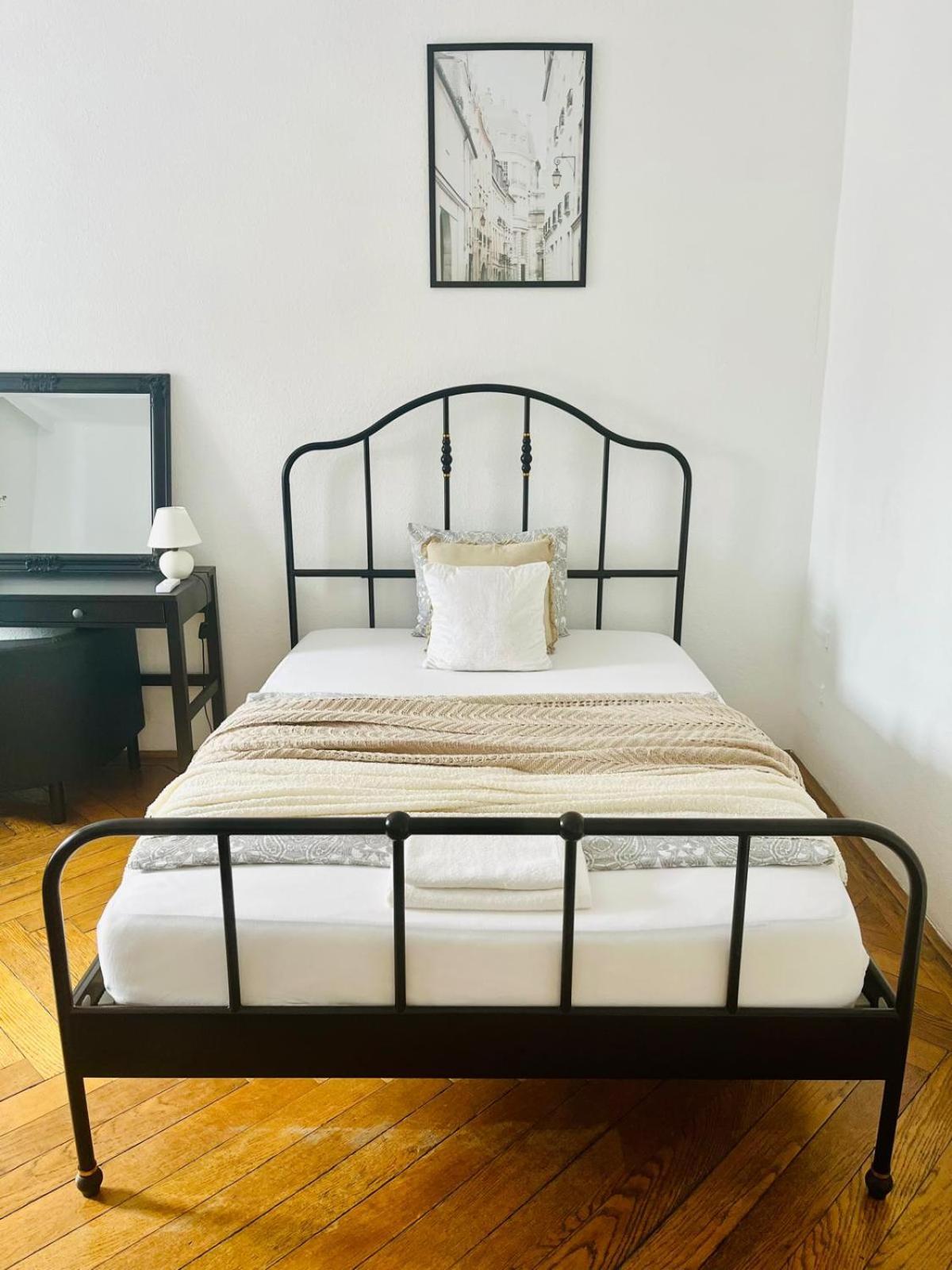 Beautiful City Centre Apartment Виена Екстериор снимка